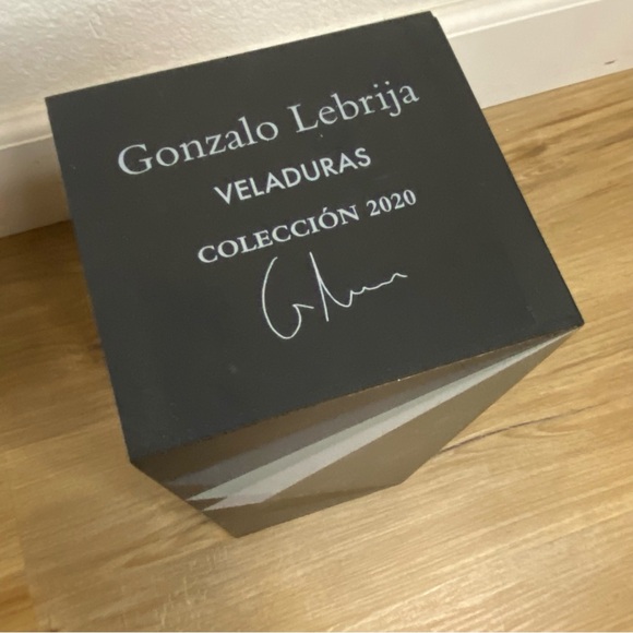 Jose Cuervo Reserva de la Familia Wood Box Only Colección 2020 Gonzalo Lebrija - Picture 4 of 7